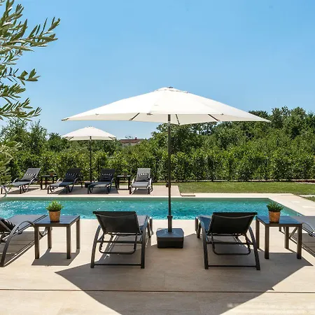 Atemberaubende Mit Privatpool, Sauna, Billard, Kicker, Heimtrainer, Bbq Vikendica Porec