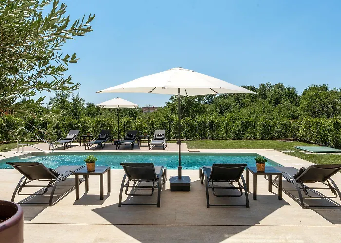 Atemberaubende Mit Privatpool, Sauna, Billard, Kicker, Heimtrainer, Bbq Vikendica Porec