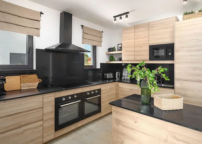 Atemberaubende Mit Privatpool, Sauna, Billard, Kicker, Heimtrainer, Bbq Porec