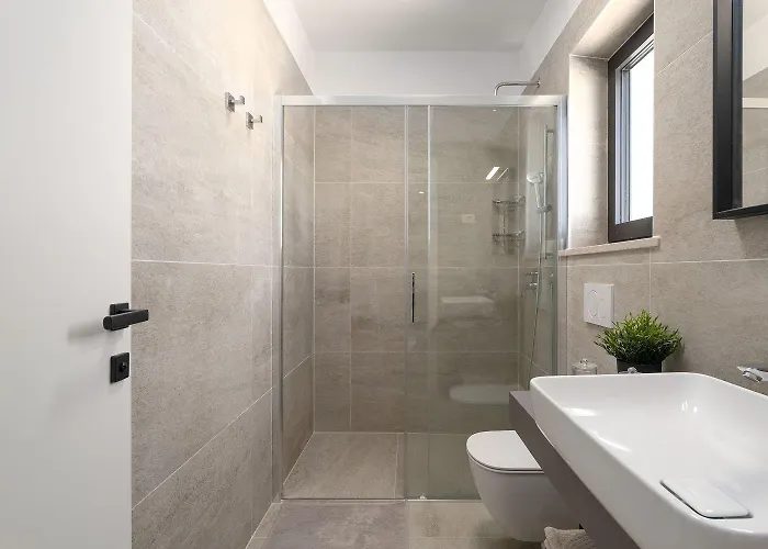 Atemberaubende Mit Privatpool, Sauna, Billard, Kicker, Heimtrainer, Bbq * Porec