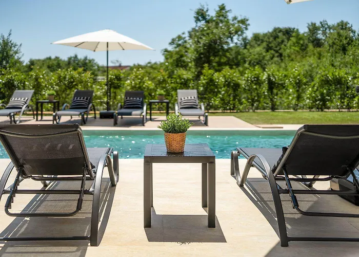 Atemberaubende Mit Privatpool, Sauna, Billard, Kicker, Heimtrainer, Bbq * Porec